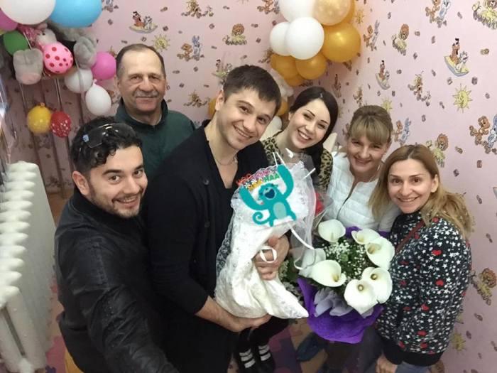 Irina Tarasiuc a fost externată din maternitate! Primele imagini cu micuțul Serghei