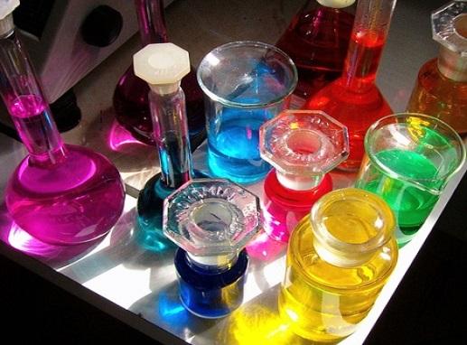 Guvernul a aprobat lista coloranților folosiți în farmacologie