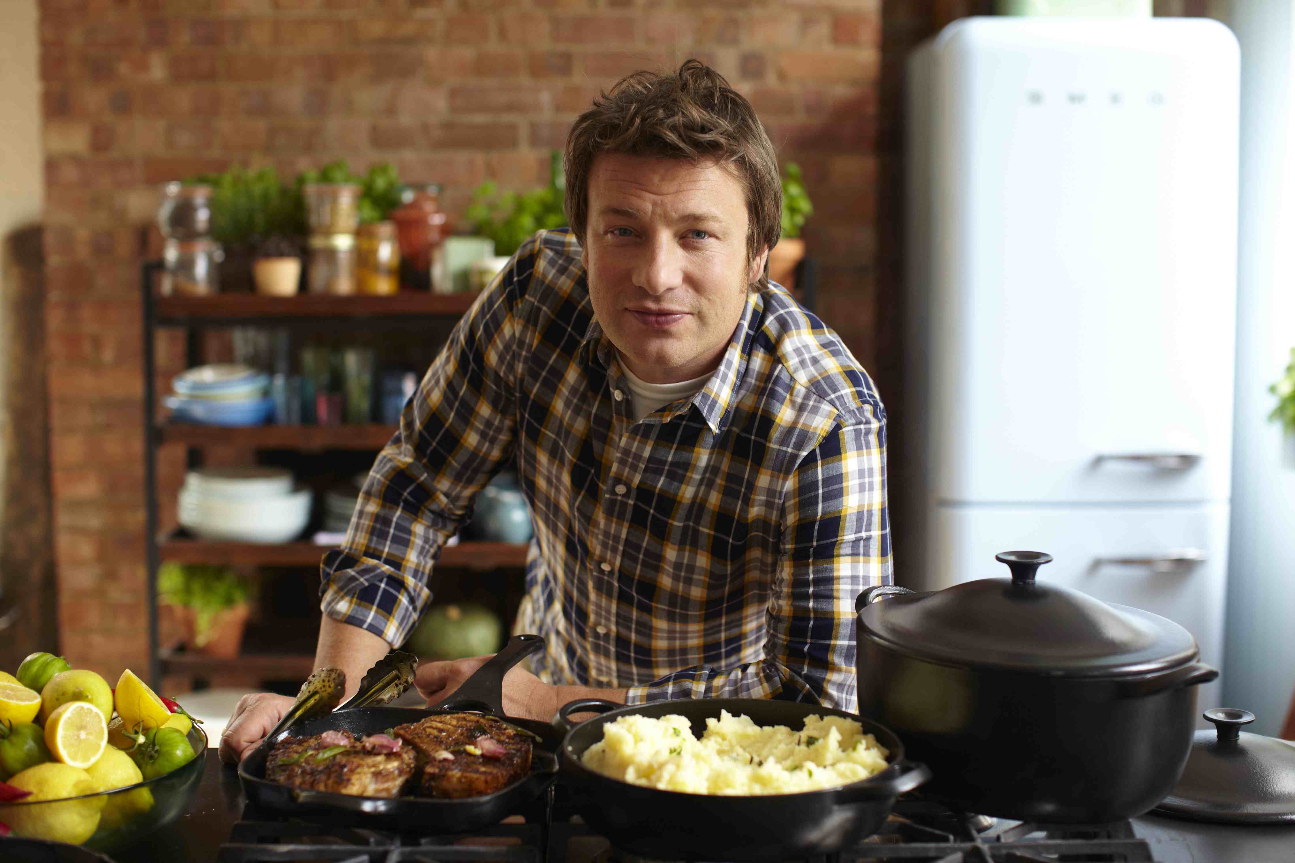 Omletă cu chifteluțe de la Jamie Oliver
