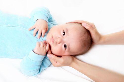 Что нужно знать родителю о родничке у новорожденного?