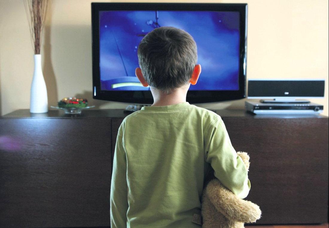 Ребенок и телевизор: правила общения