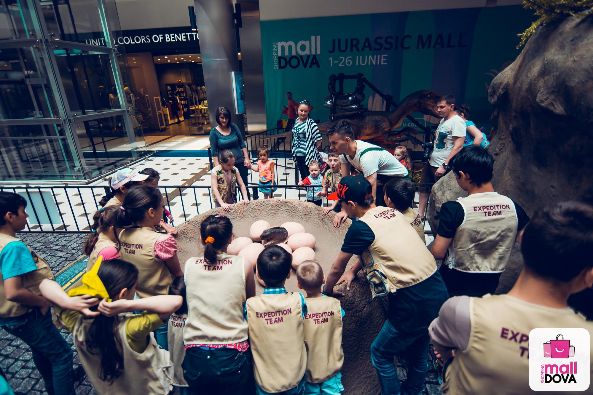 Cunoaște istoria dinozaurilor la expoziția „Jurassic Mall”