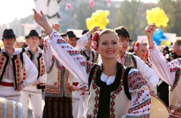 Впервые в нашей стране официально состоится День народного молдавского костюма