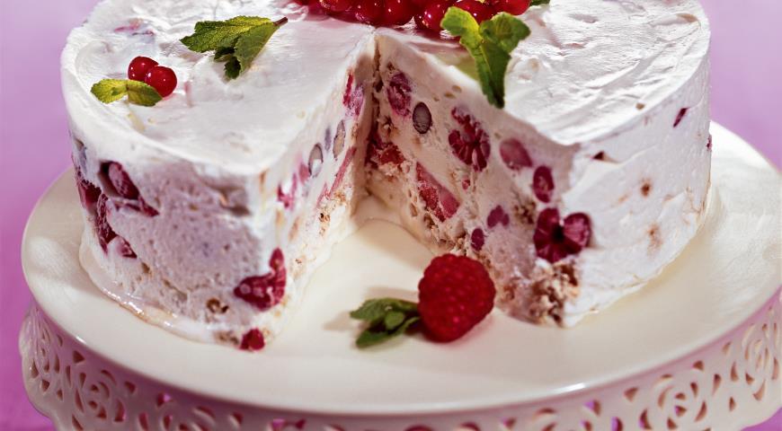 Semifreddo cu fructe de pădure