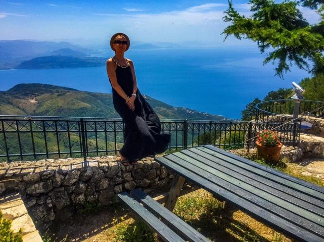 Olia Tira si-a petrecut vacanta pe Insula Corfu (Foto)