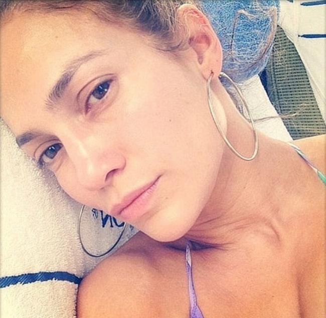 Jennifer Lopez, fara pic de machiaj. Vezi cum arata diva la 46 de ani