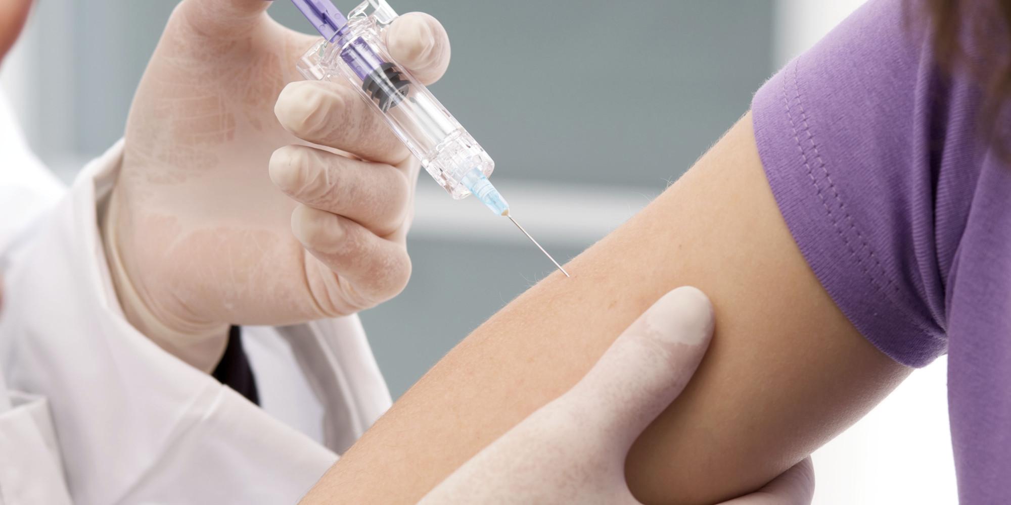 Ce alegem: vaccinarea gratuită sau cea cu plată? O prezentare a vaccinurilor gratuite, a celor cu plată, precum și a prețurilor la acestea