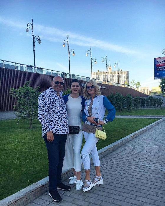 Валерия и экс-жена Пригожина отправились на семейную прогулку | STARHIT