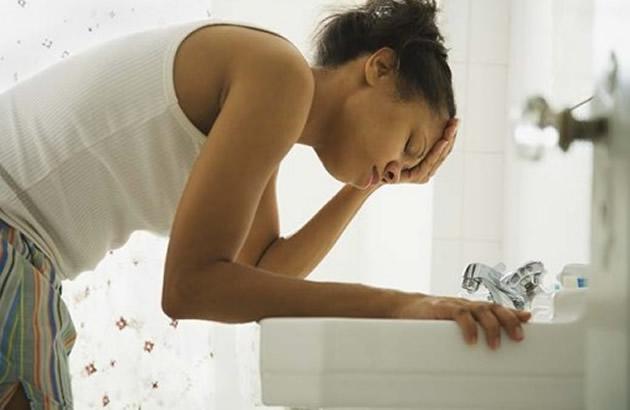 Утренняя тошнота во время беременности уменьшает риск выкидыша