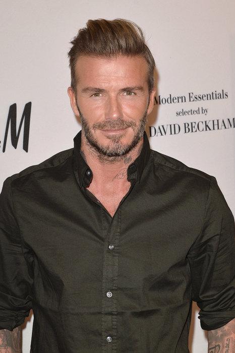 Un tânăr de 19 ani a cheltuit 26 de mii de dolari ca să arate ca David Beckham