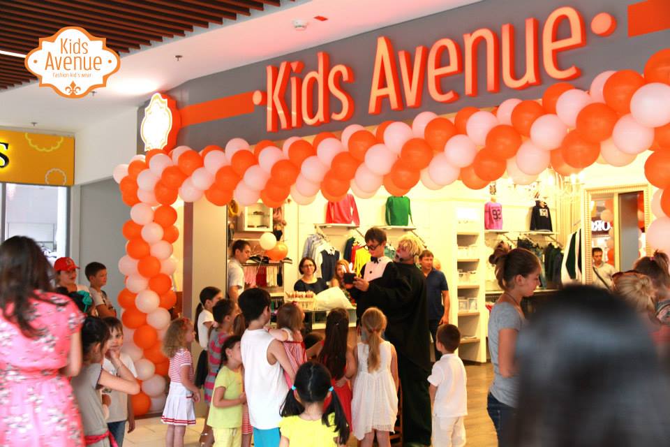 Deschiderea magazinului de haine pentru copii Kids Avenue