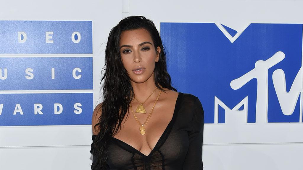 Mass-media anunţă descoperirea unei bijuterii sustrase de la Kardashian