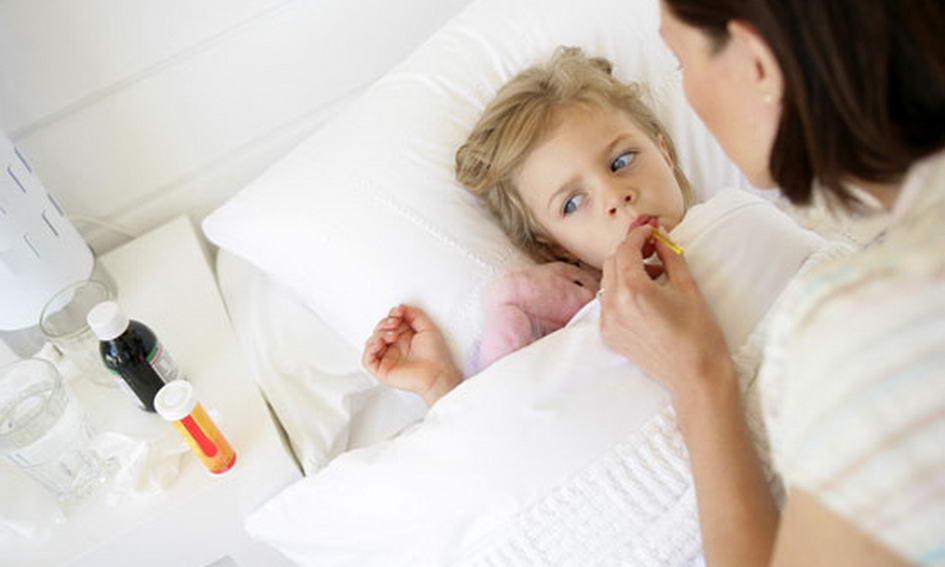 Опасное самолечение: 5 способов испортить здоровье ребёнка