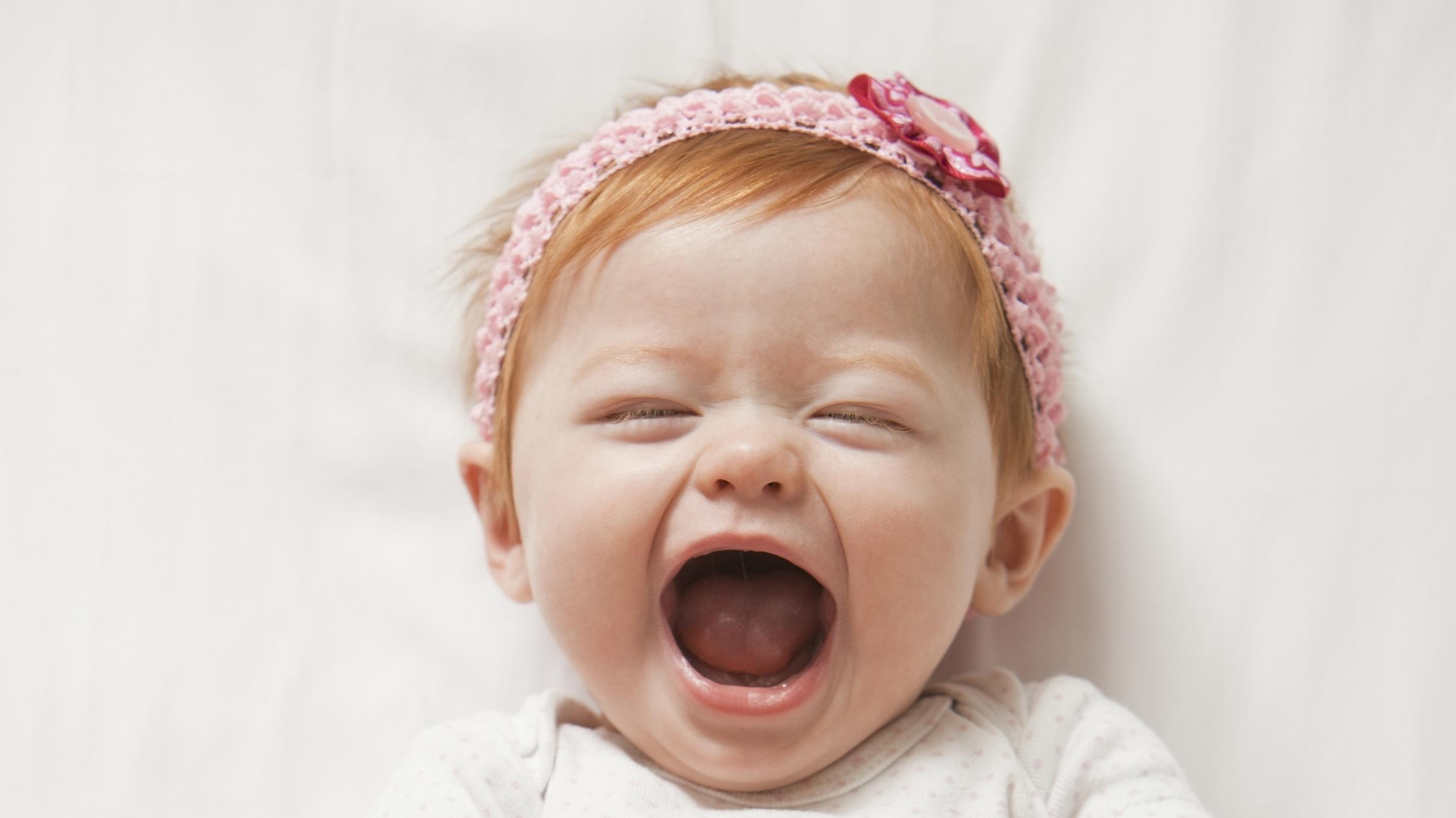Новорожденные девочки справляются со стрессом лучше, чем мальчики
