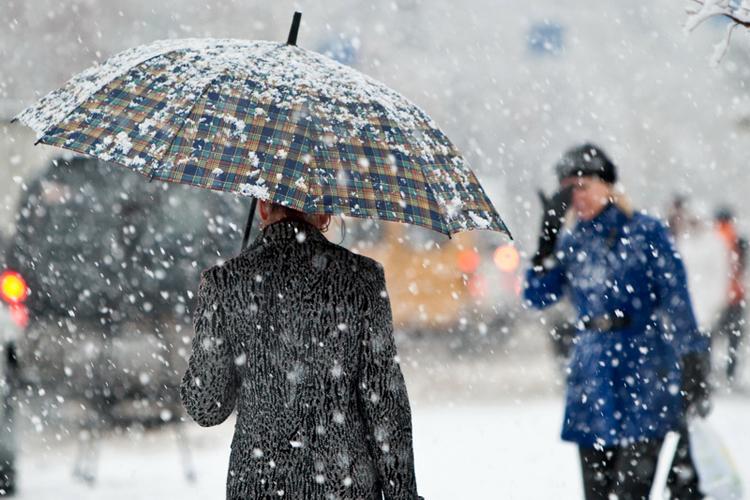 Молдавские синоптики объявили желтый код из-за резкой смены погоды и снега!