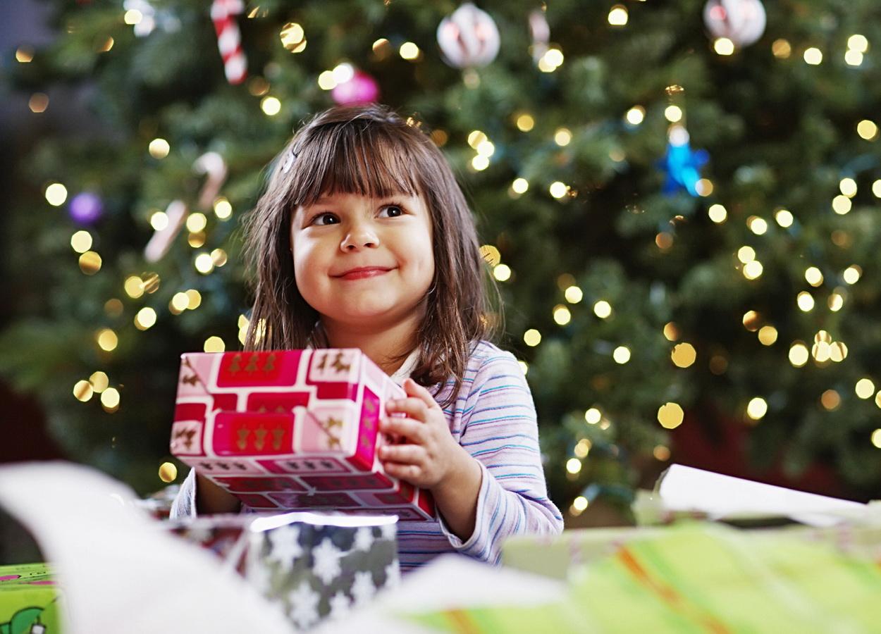 Названы самые желанные детские подарки на Новый год
