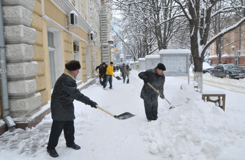 Vine o iarnă grea. Meteorologii recomandă rezerve de apă și hrană