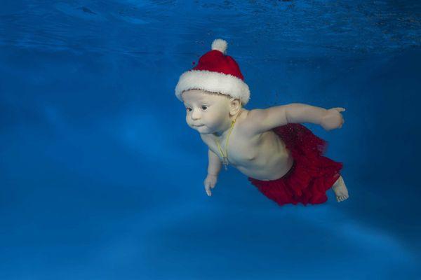 Маленькие дети стали героями необычной новогодней фотосессии