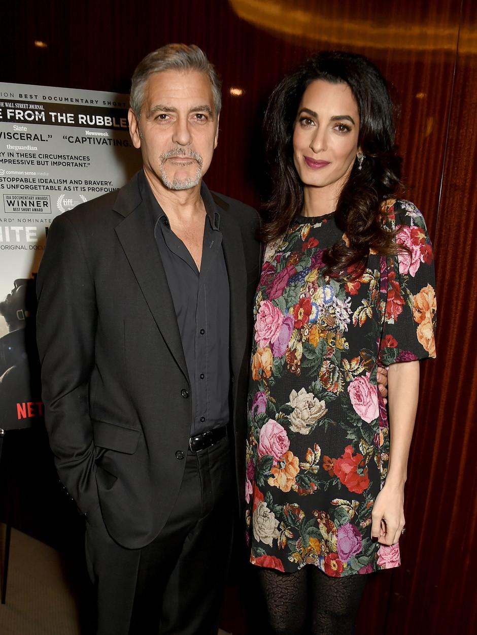 Фото дня: беременная Амаль Клуни на премьере в Лондоне