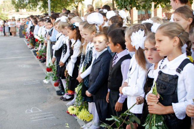 К 1 сентября многодетные семьи получат помощь на подготовку детей к школе