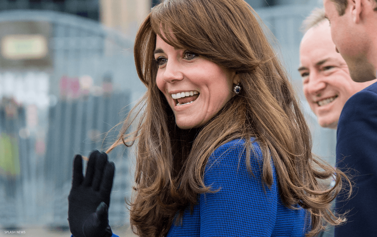 Kate Middleton, îmbrăţişată de o fetiţă de la orfelinat. Cum a reacţionat ducesa