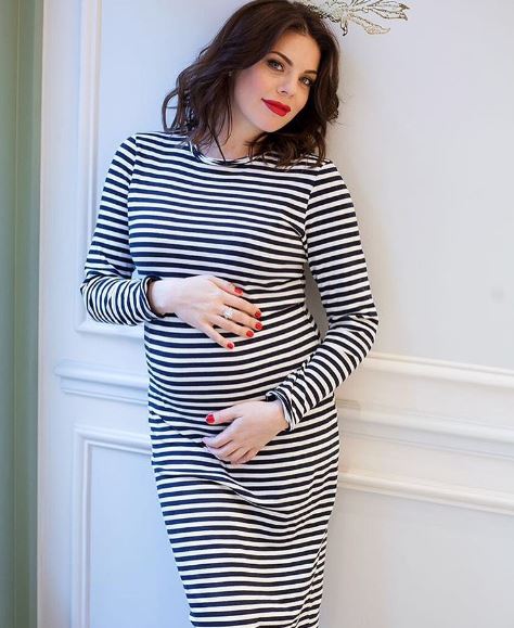 Скоро в роддом: беременная Анастасия Стоцкая продемонстрировала живот