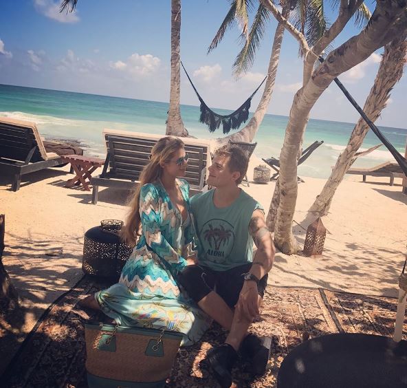 Paris Hilton a plecat într-o vacanță romantică alături de noul iubit. Acesta e un actor celebru de la Hollywood