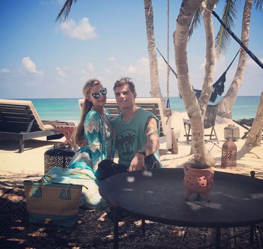 Paris Hilton a plecat într-o vacanță romantică alături de noul iubit