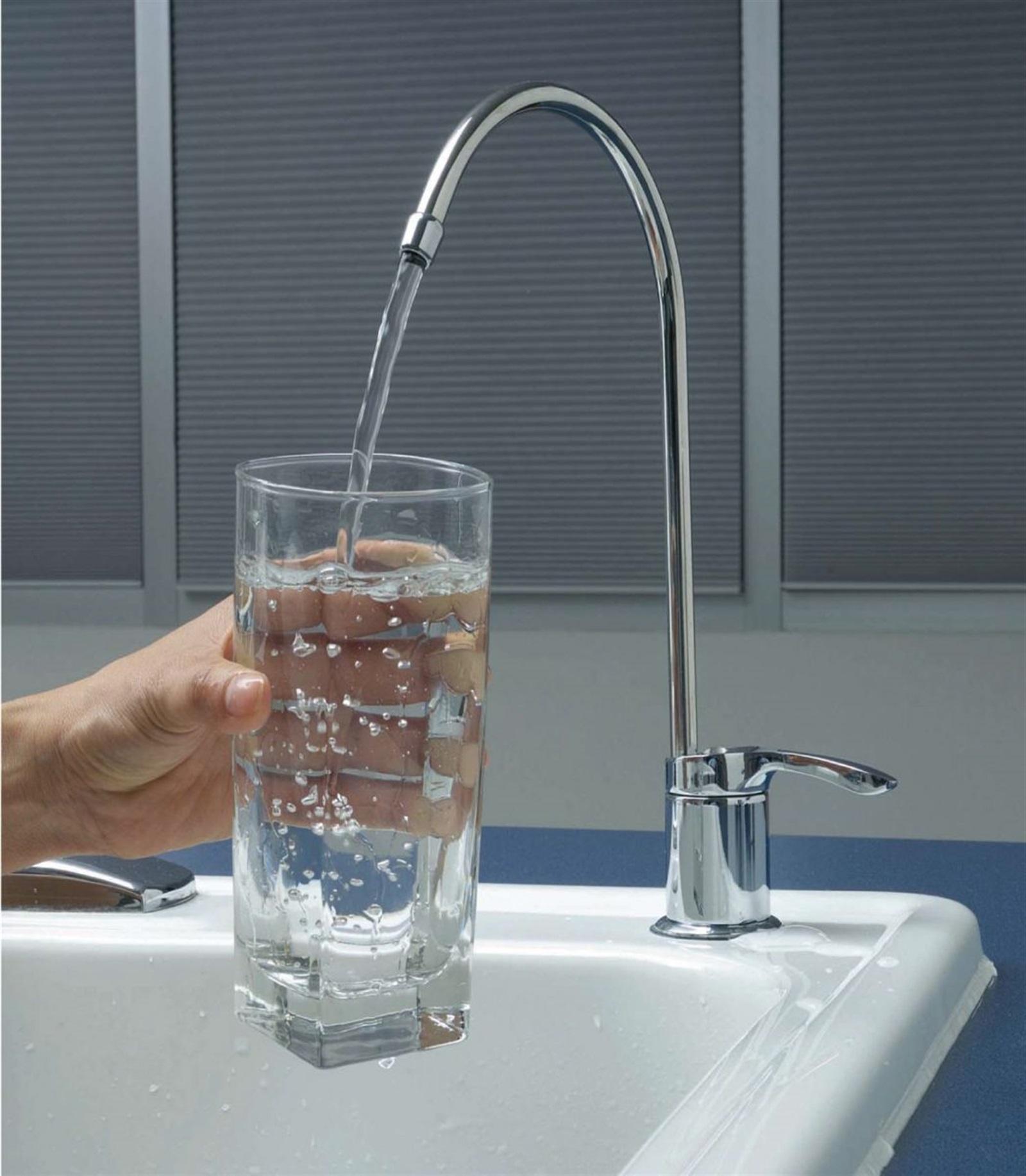 Cum se curăță apa potabilă în condiții casnice