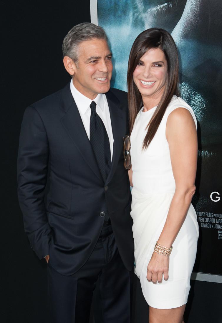 Джордж Клуни твердо намерен свести Брэда Питта и Сандру Баллок