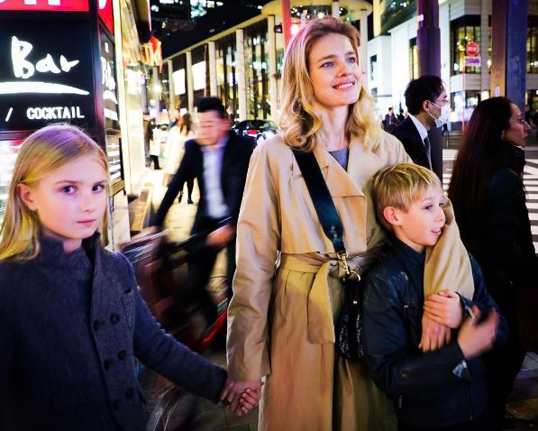 Наталья Водянова делится семейными снимками с отдыха в Японии