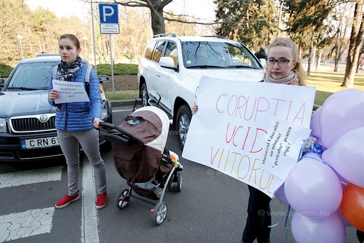 Mămicile se adună la protestul: „Când copiii contează, grădinițele activează”