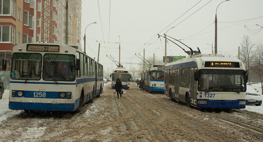 Общественный транспорт начал курсировать по Кишиневу