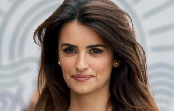 Penelope Cruz și-a făcut o schimbare radicală de look. A devenit blondă