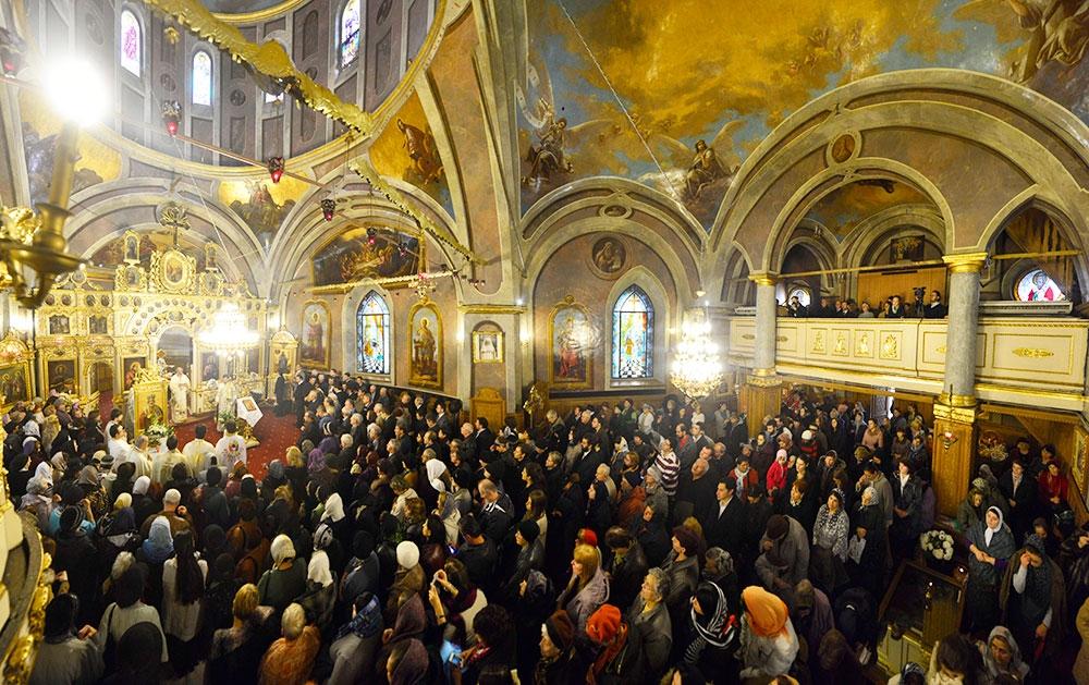 Creștinii ortodocși îl sărbătoresc pe Sfântul Nicolae. În circa 70 de localități este celebrat hramul