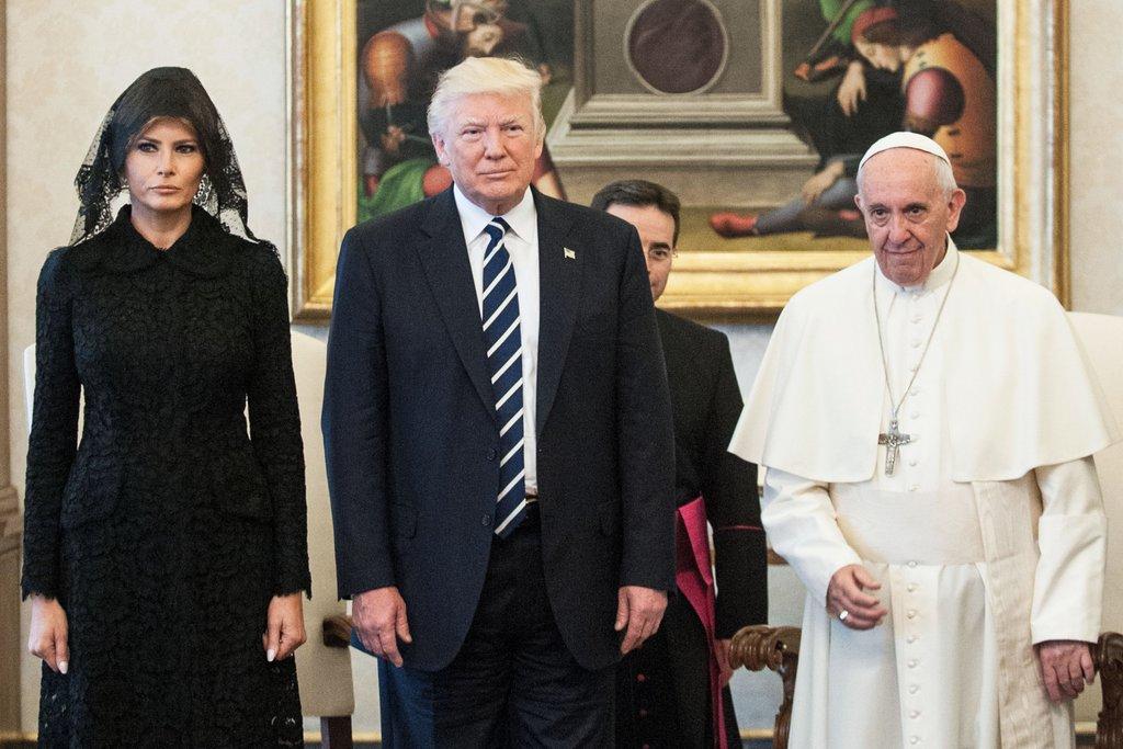 Melania Trump, luată la întrebări glumețe de Papa Francisc la Vatican. Cum a răspuns