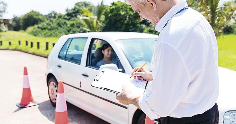 Cum obții un permis de conducere în Republica Moldova. Pașii de urmat și lista ȘCOLILOR AUTO din țară!