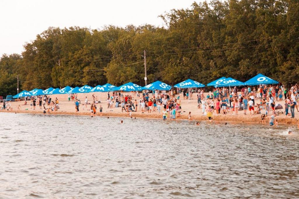 В Оргееве обустроили городское озеро с общественным пляжем