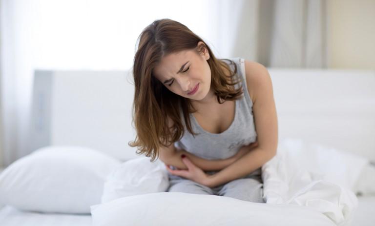 Испытываете невыносимые боли перед началом менструации? Узнайте причины и методы лечения