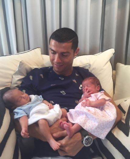 Poze noi care confirmă că iubita lui Ronaldo este însărcinată (FOTO)
