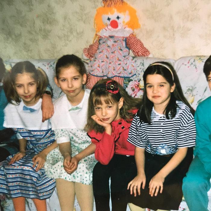 Воспоминания нахлынули: Ксения Бородина поделилась детскими снимками