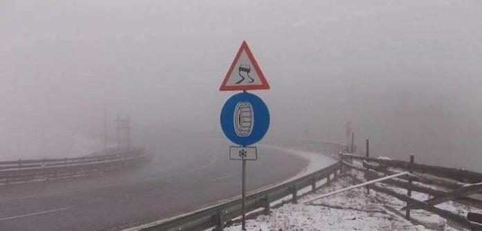 В одном из городов Румынии выпал снег (ФОТО)