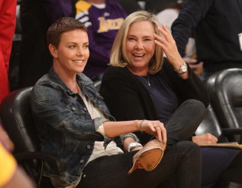 Charlize Theron e razbunata - ce a patit un judecator care a suparat-o