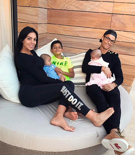 Ronaldo este tată pentru a patra oară! Iubita lui a născut o fetiţă