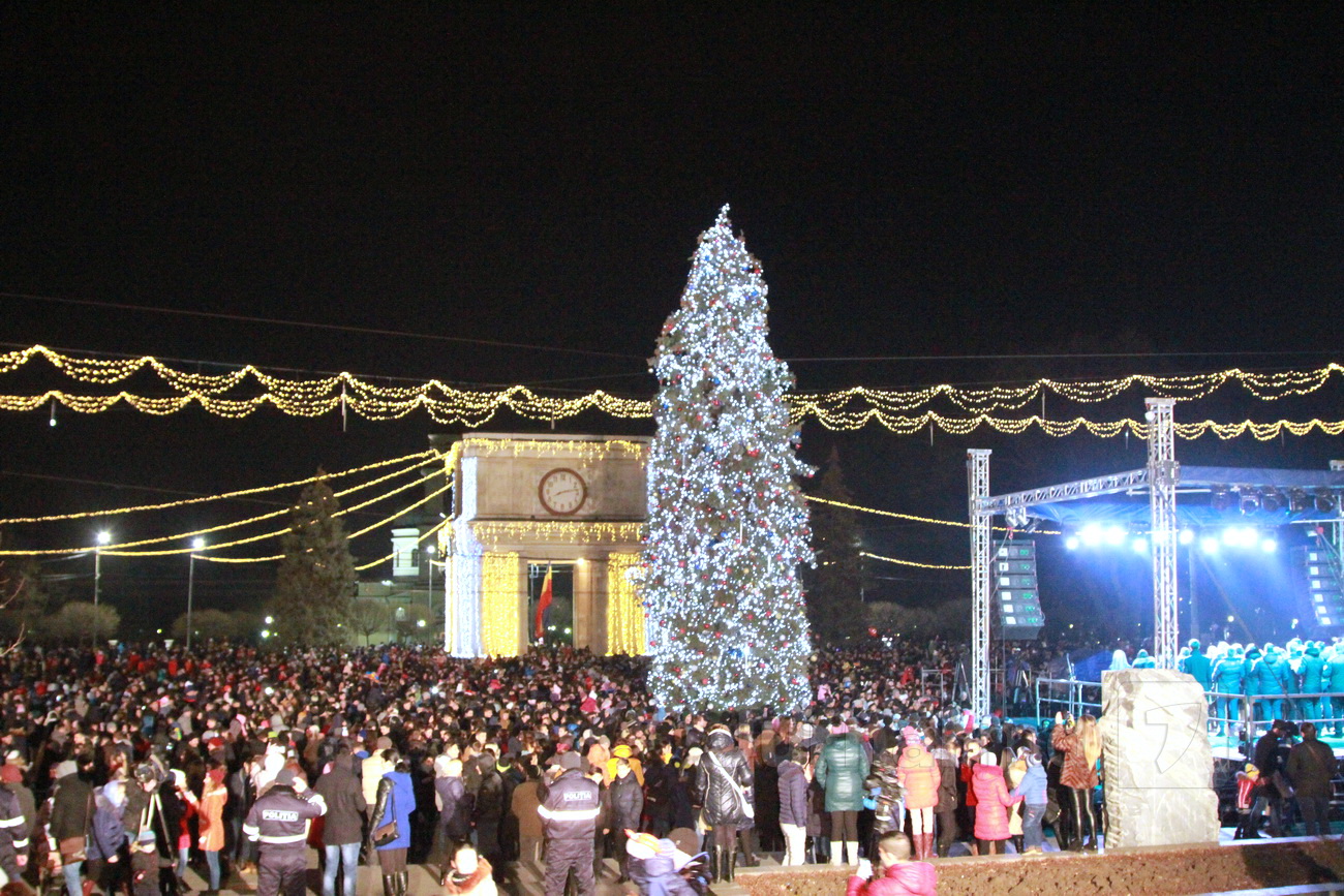 Cum a arătat pomul de Crăciun în ultimii 7 ani (Foto)