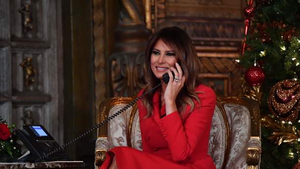 Ce a purtat Melania Trump de Revelion