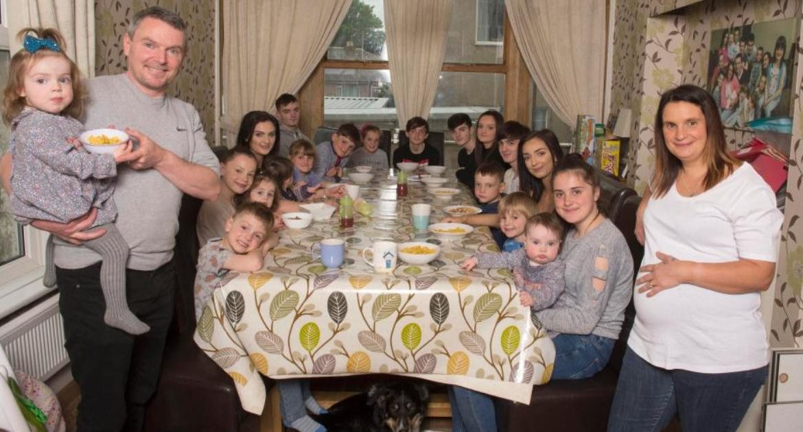 O mamă din Marea Britanie are 20 de copii