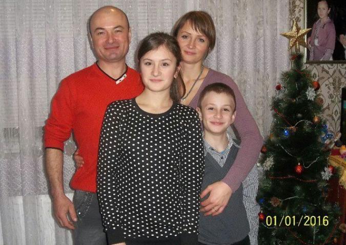 O familie a ajuns pe drumuri după ce i-a ars casa