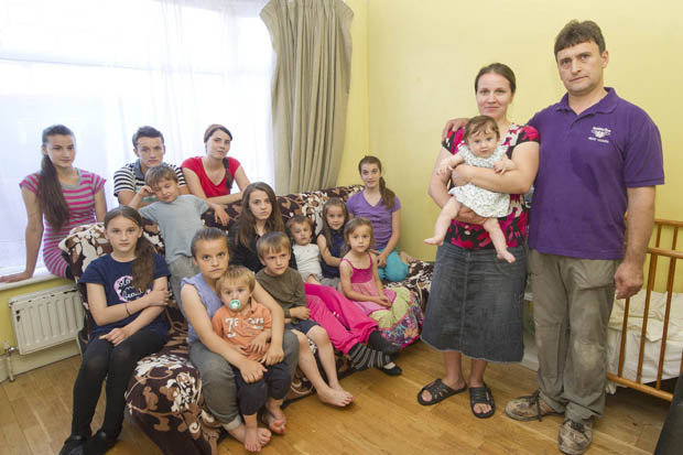 Государство Британии выплачивает 90000 фунтов стерлингов румыну, у которого 17 детей