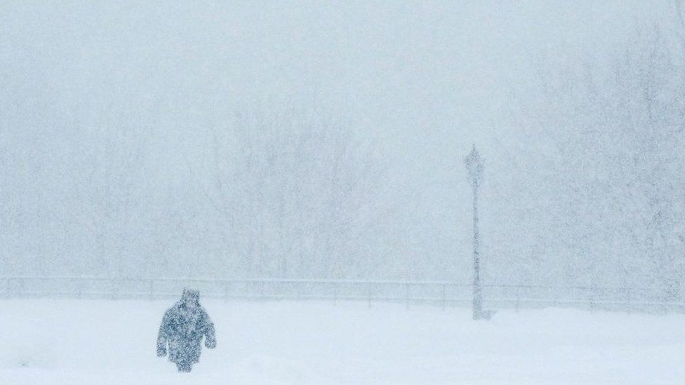 Из-за снегопада более 130 школьников не явились на занятия